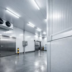 Cámara frigorífica industrial con paneles frigoríficos de alto rendimiento