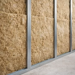 Instalación de lana de roca entre perfiles metálicos sin huecos