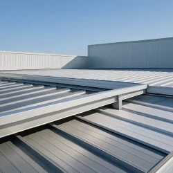 Durabilidad del panel sándwich en cubiertas industriales